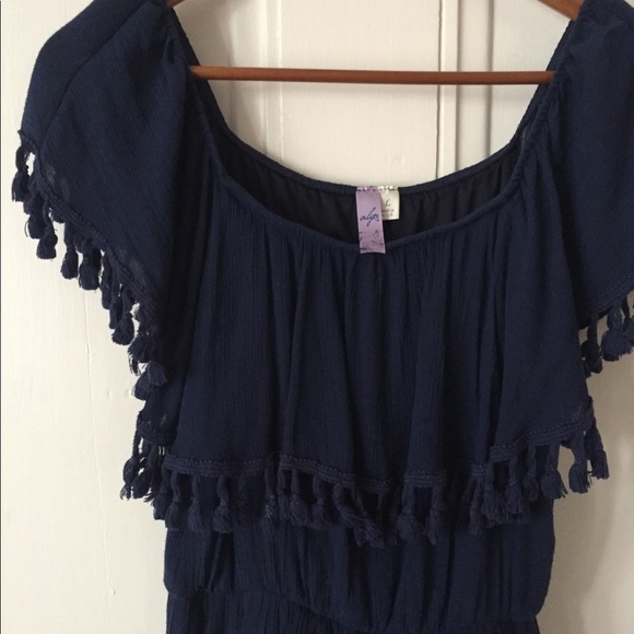 Francesca’s Alya Navy off shoulder dress size L - Picture 3 of 4